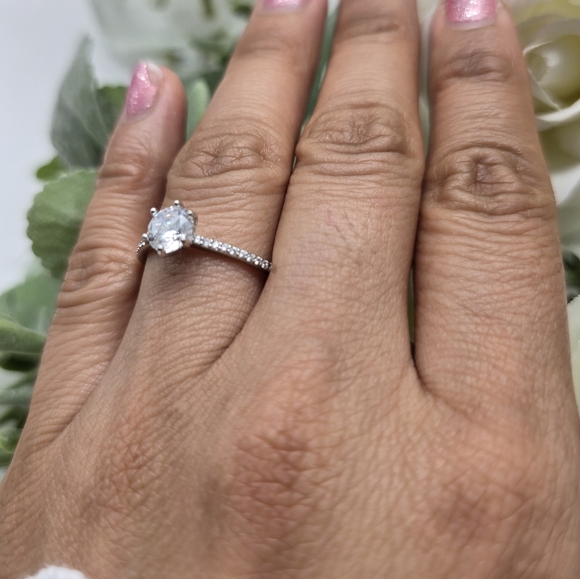 ♥️ MIA ENGAGEMENT STERLING SILVER RING - Picture 4 of 7